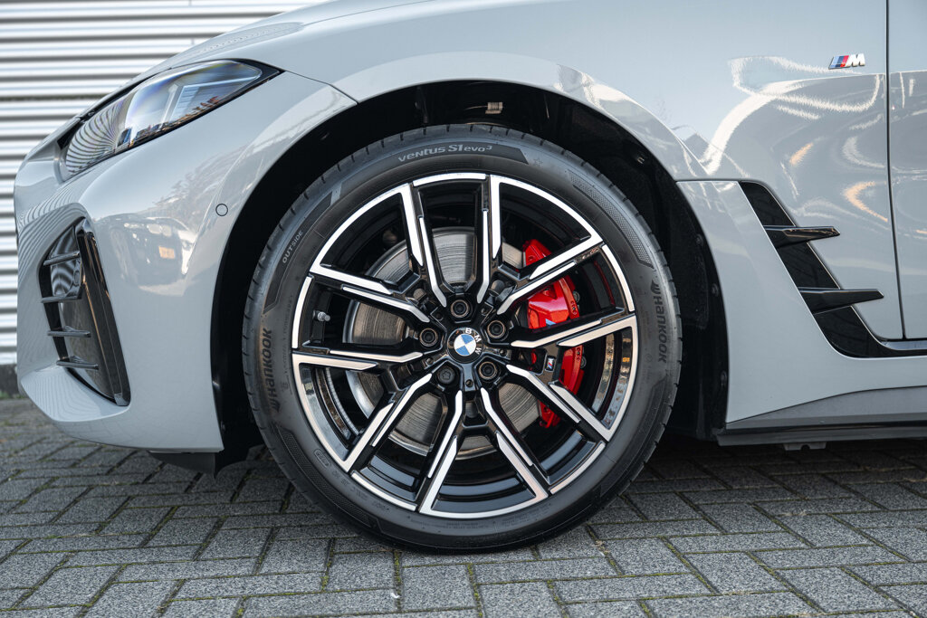 BMW i4 43