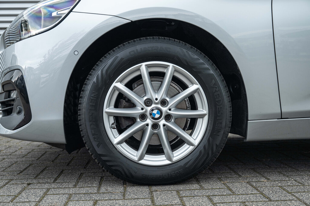 BMW 2 Serie 33