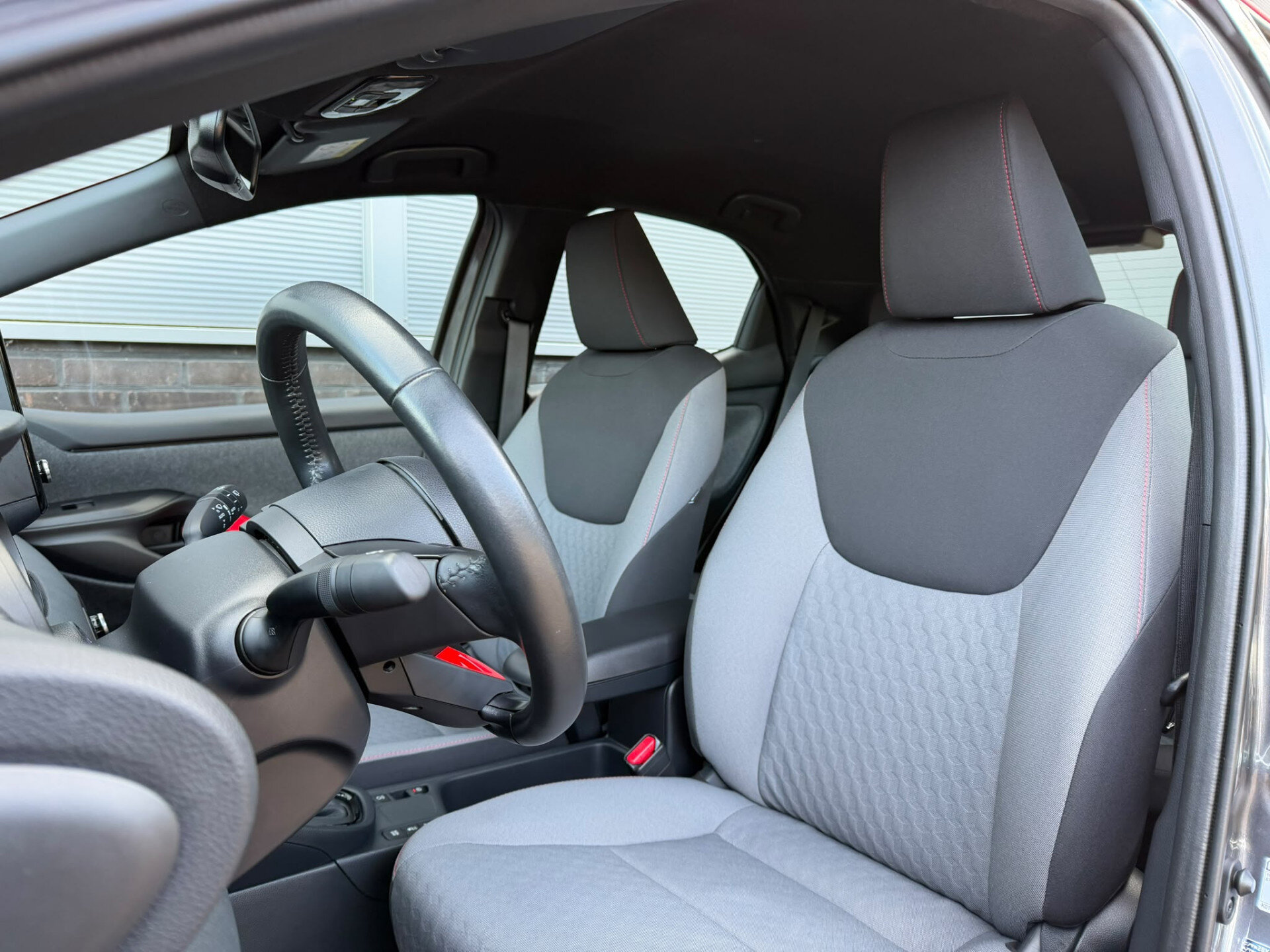 Toyota Yaris 1.5 Hybrid Tokyo Spirit met stoel verwarming - Afbeelding 4
