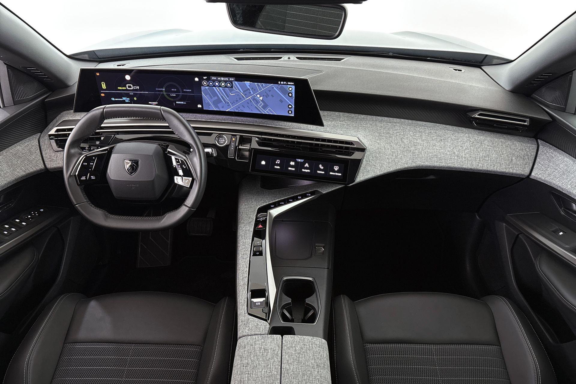 Peugeot e-3008