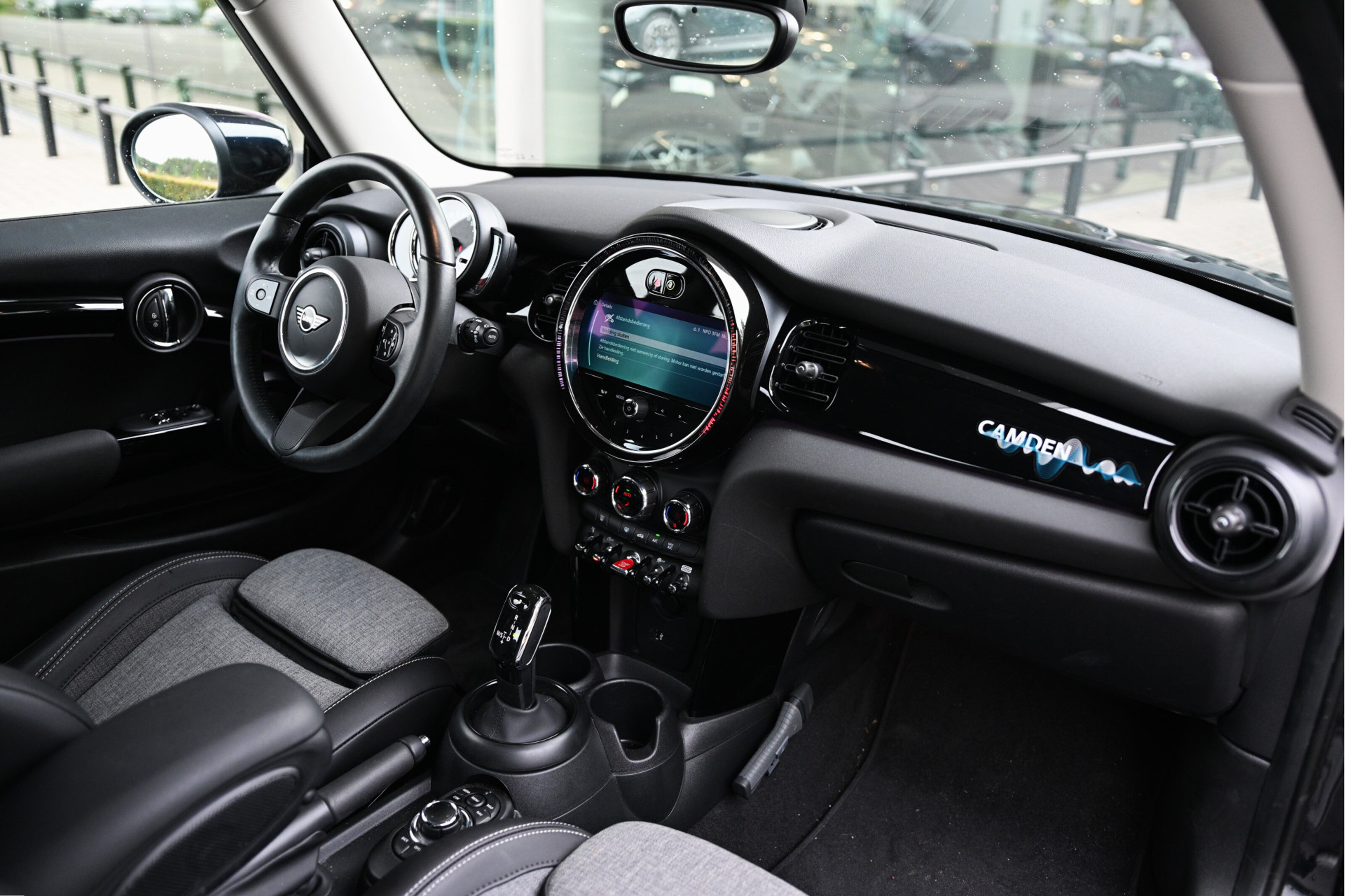 MINI Cooper Hatchback Camden Automaat