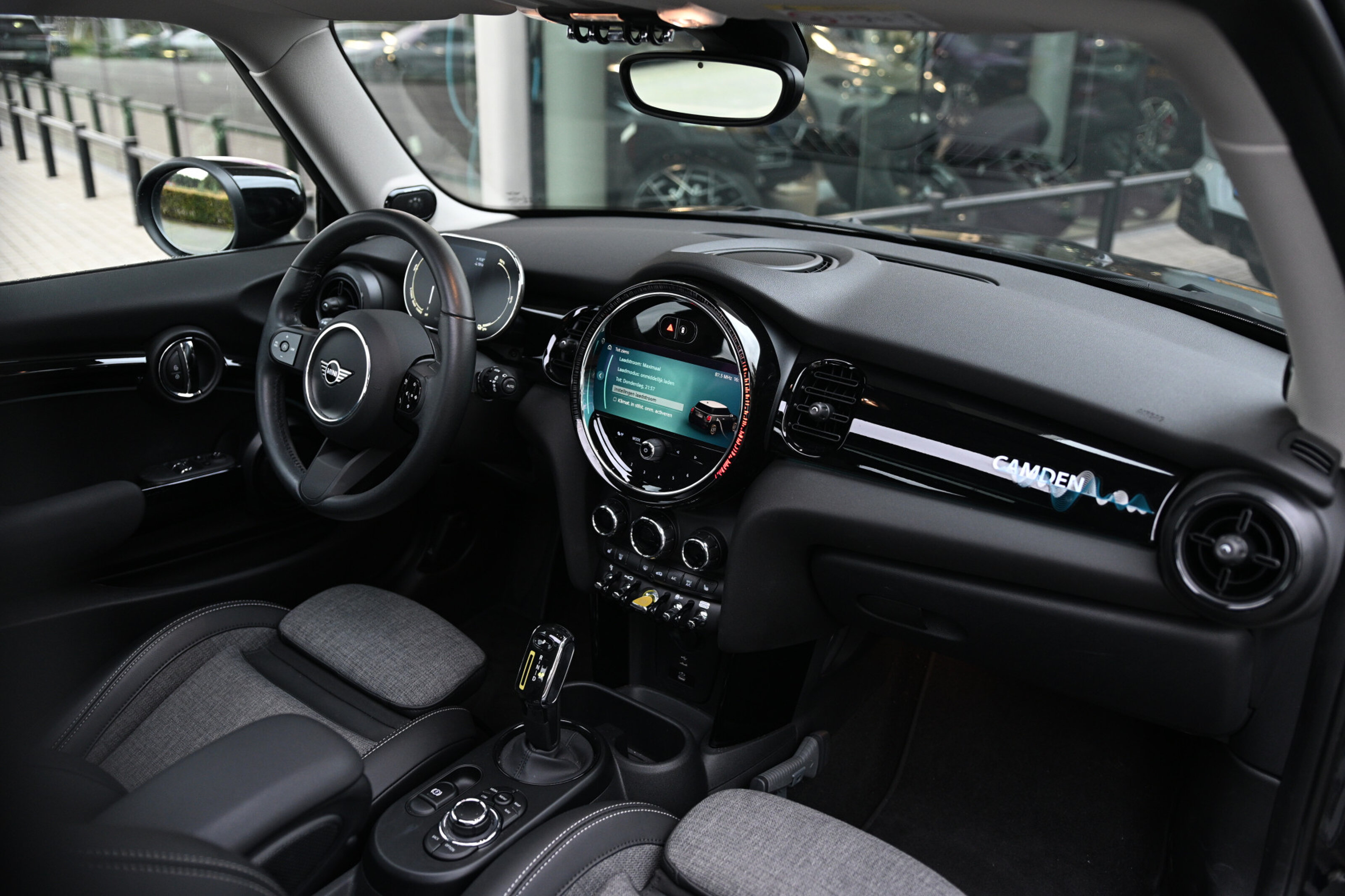 MINI Electric Classic Camden