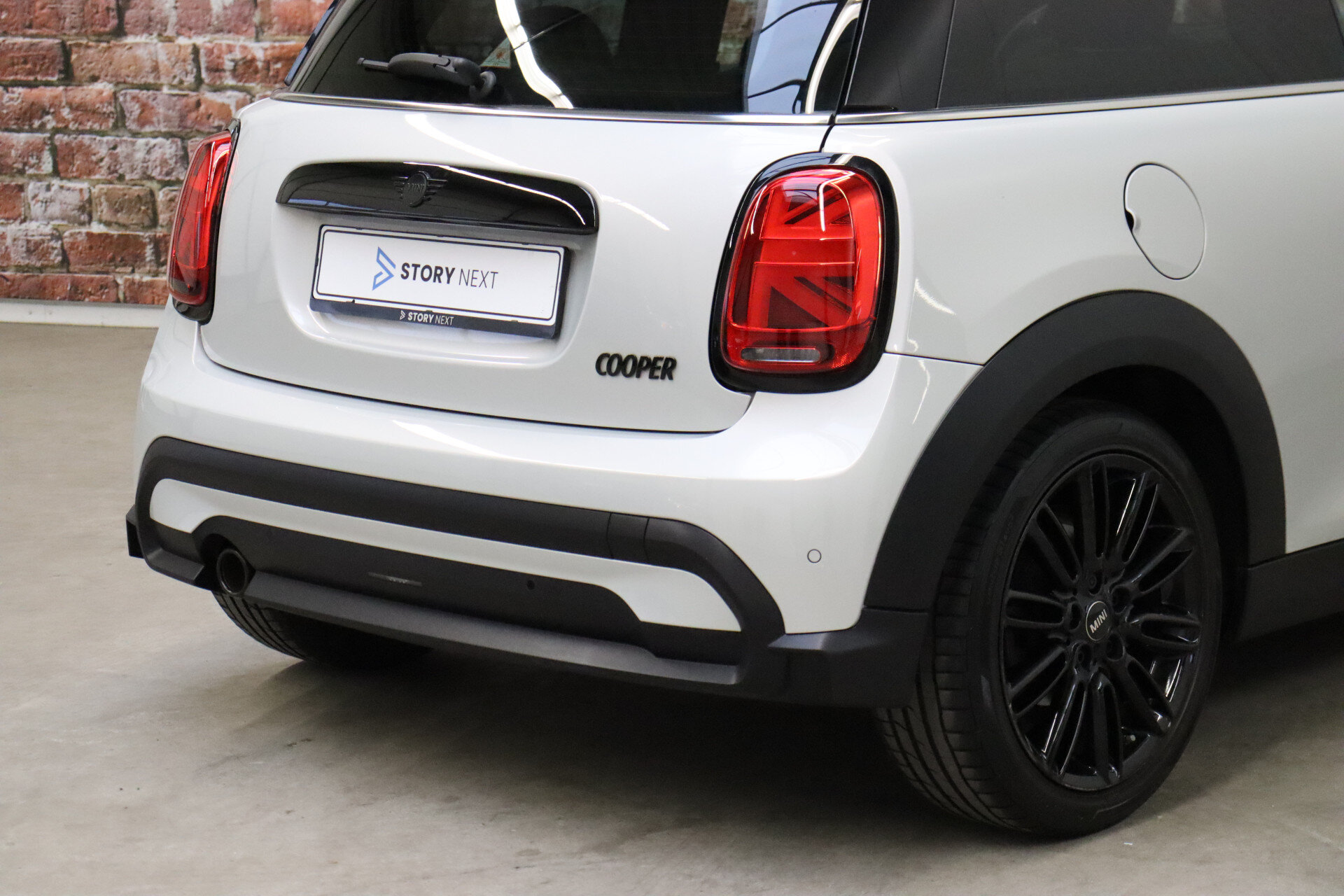 MINI Cooper Hatchback Business Edition Automaat 3 deurs - Afbeelding 4