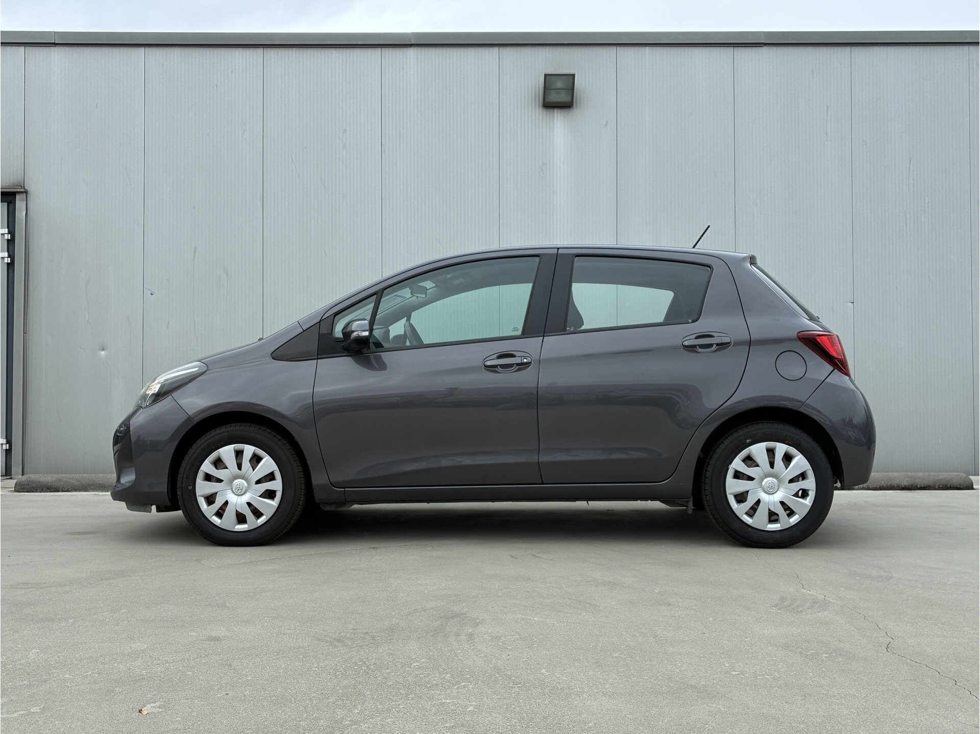 Toyota Yaris 1.3 VVT-i Aspiration - Afbeelding 2