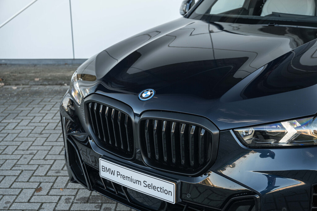 BMW X5 8