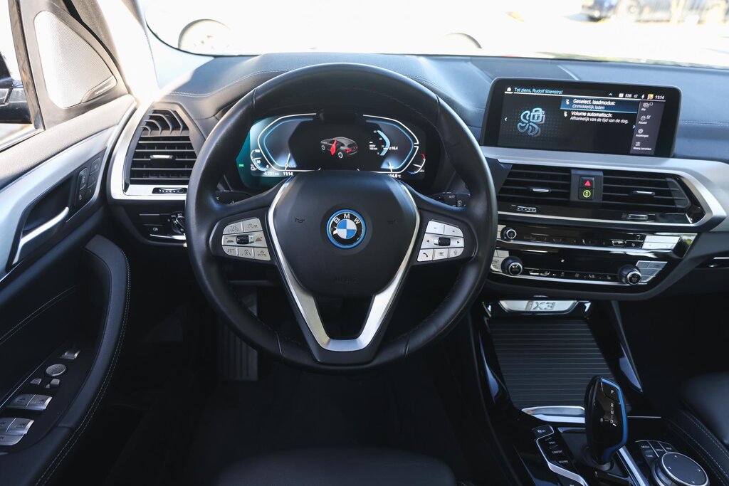BMW iX3 3