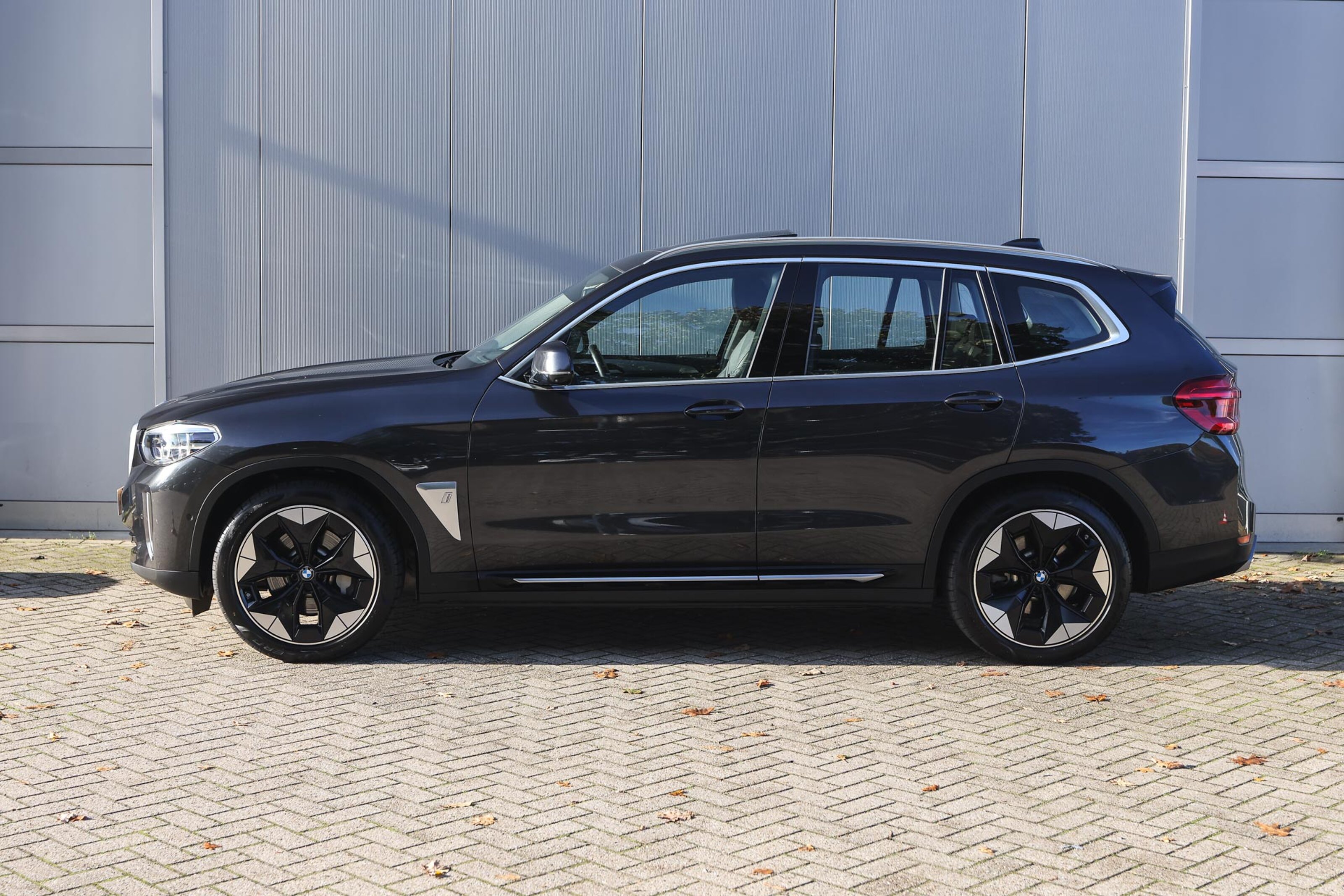 BMW iX3 8