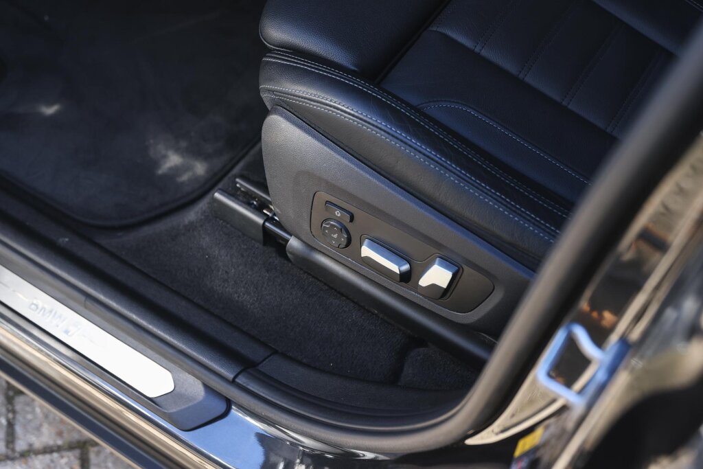 BMW iX3 16