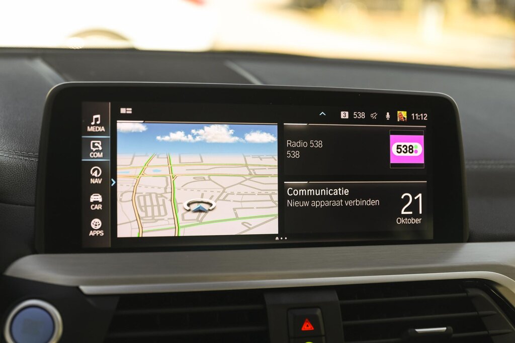 BMW iX3 26
