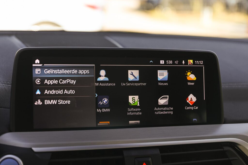 BMW iX3 29