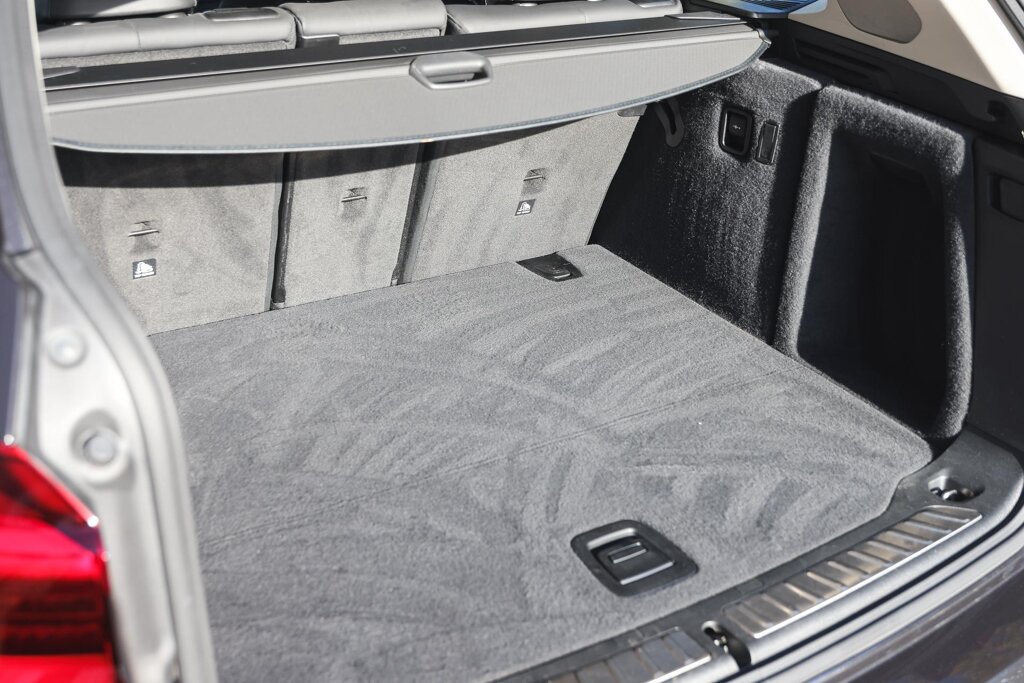 BMW iX3 38