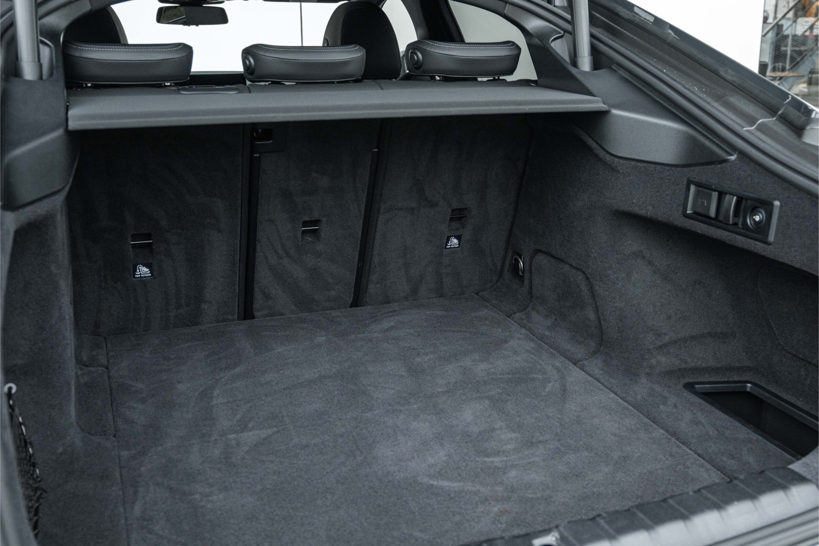 BMW i4 6