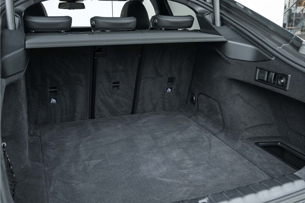BMW i4 6