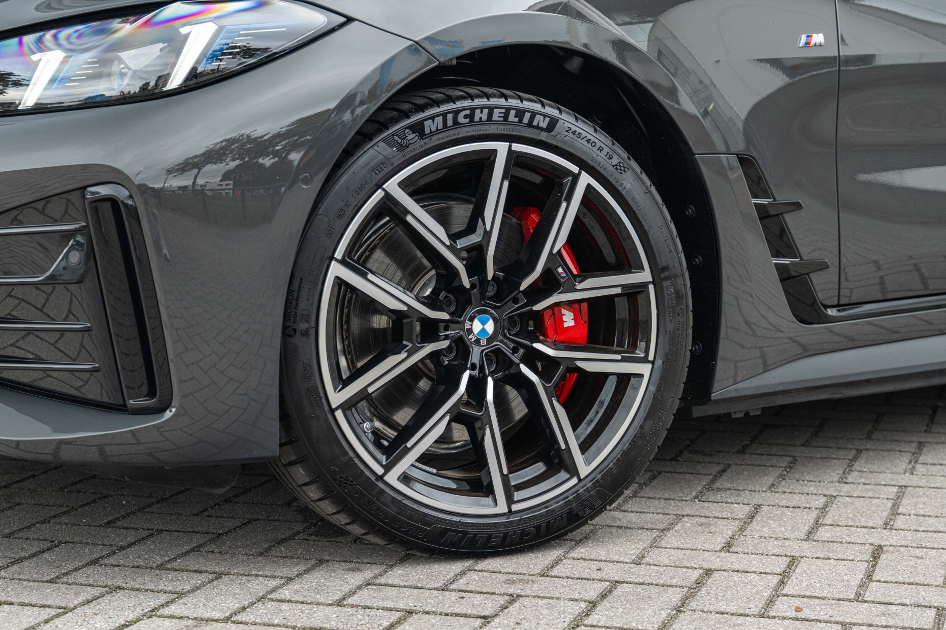 BMW i4 9