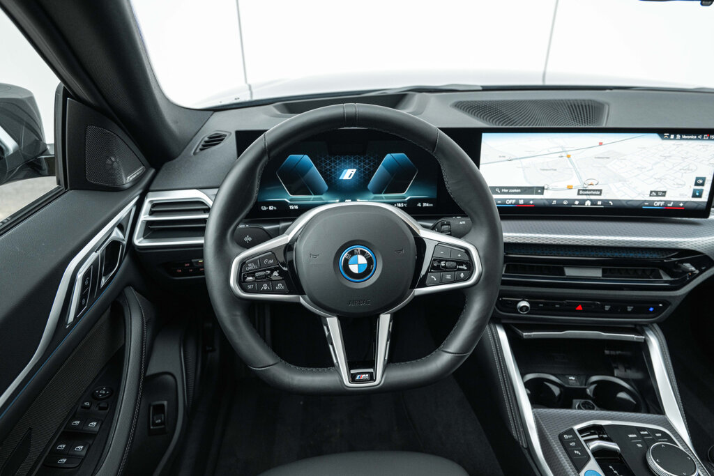 BMW i4 10
