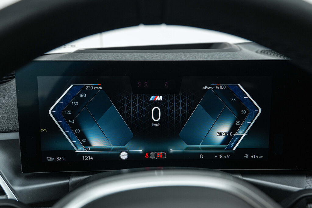 BMW i4 11