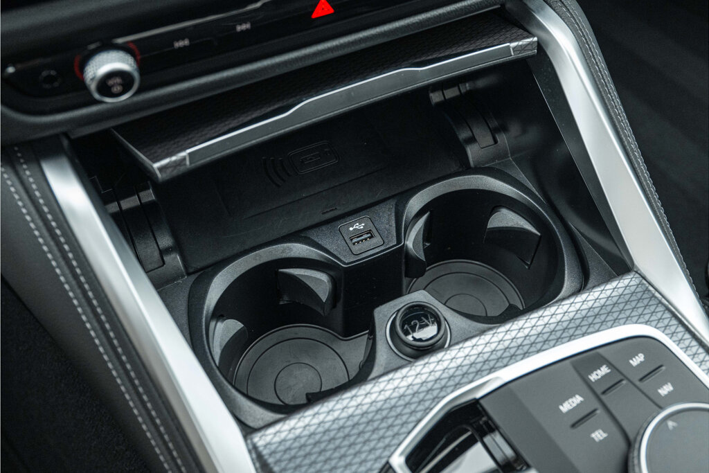 BMW i4 15
