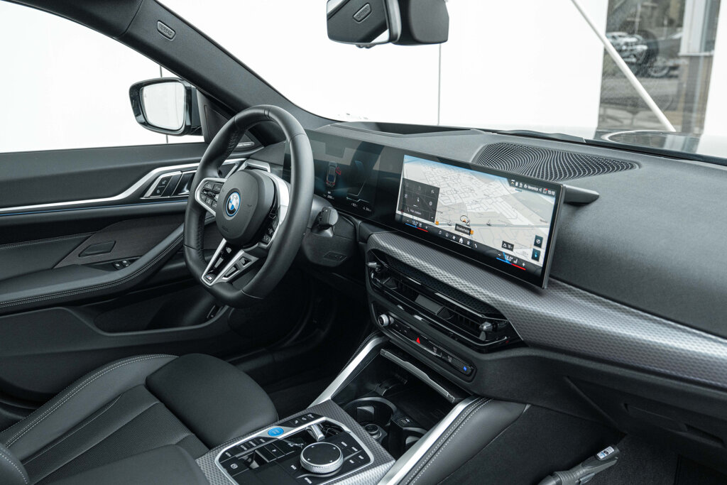 BMW i4 22