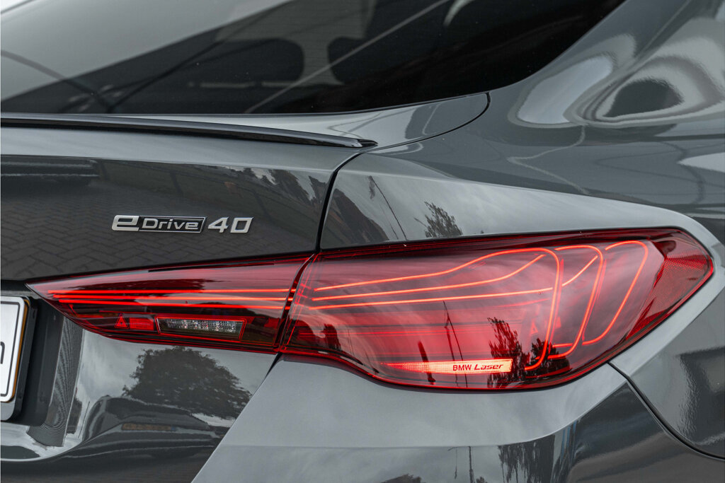 BMW i4 24