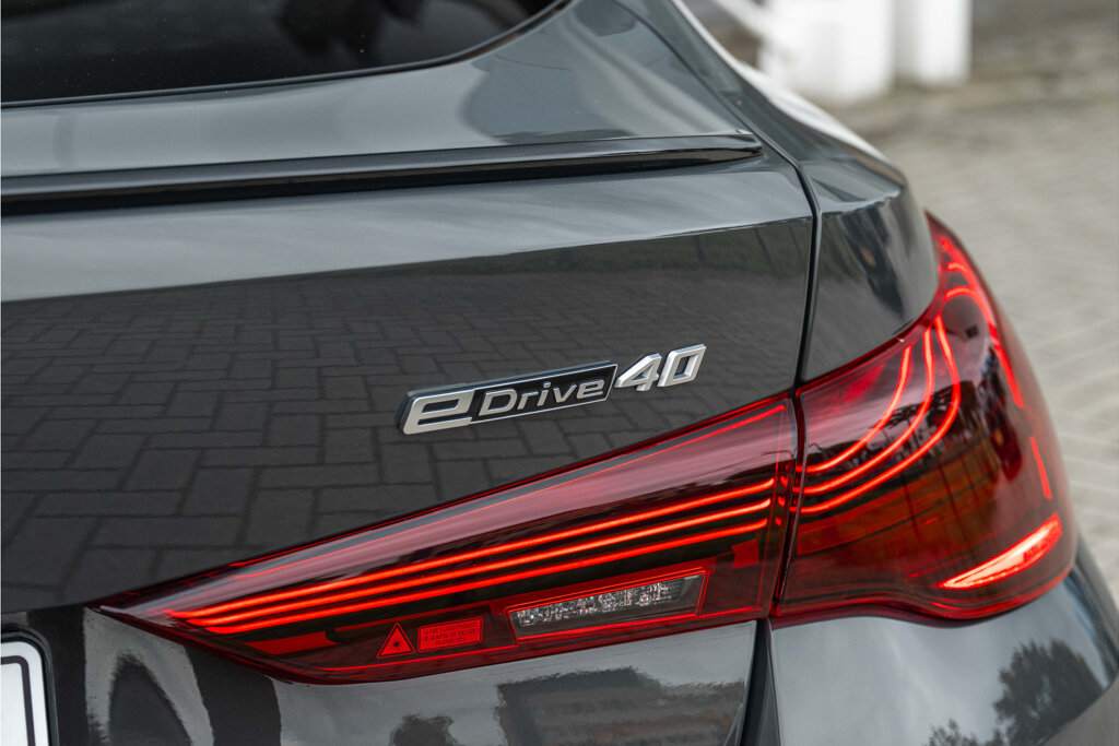 BMW i4 25