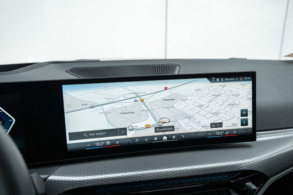 BMW i4 27