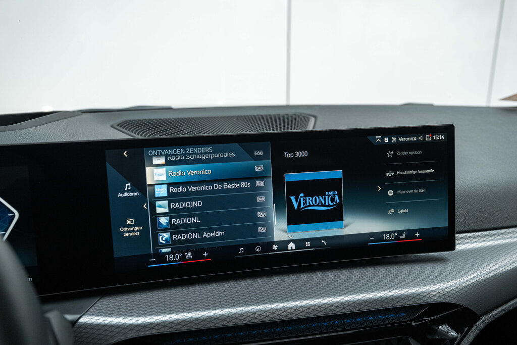 BMW i4 29