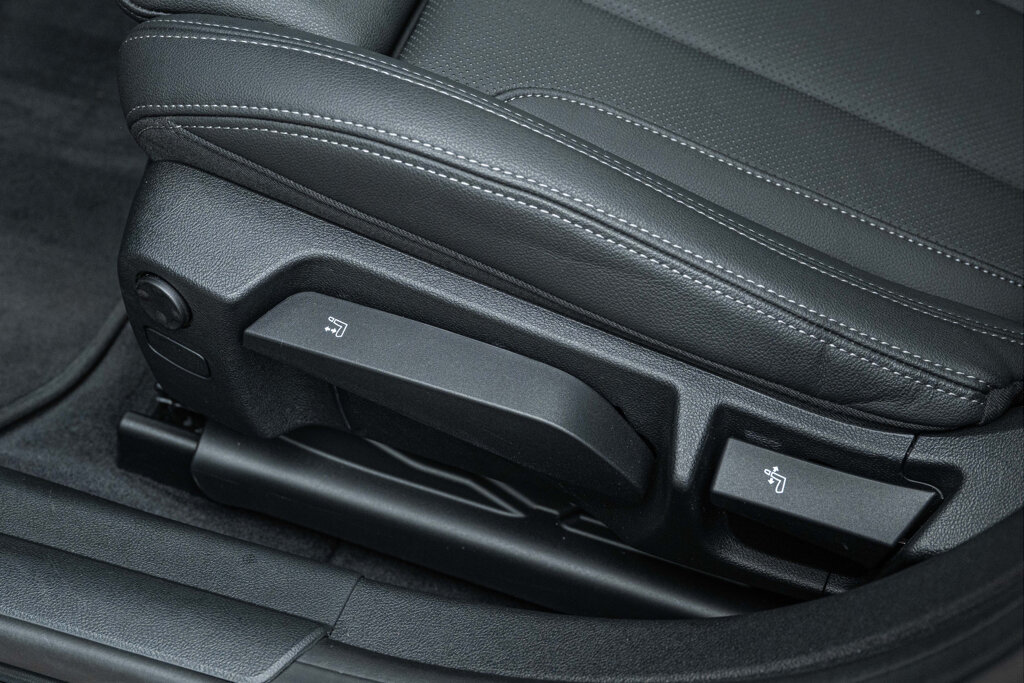 BMW i4 33