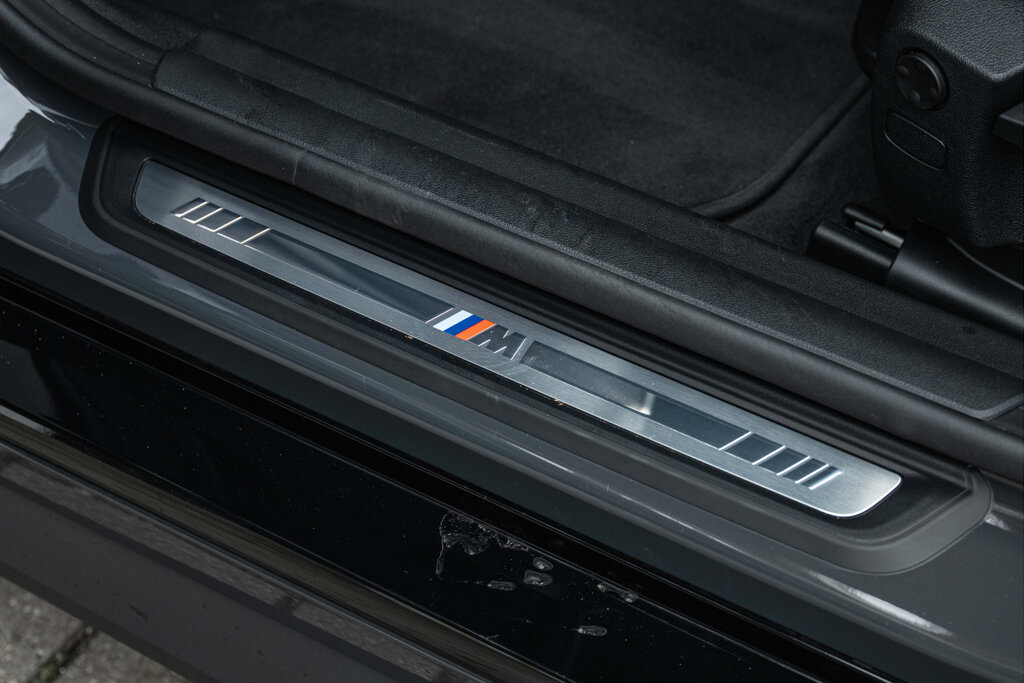 BMW i4 36