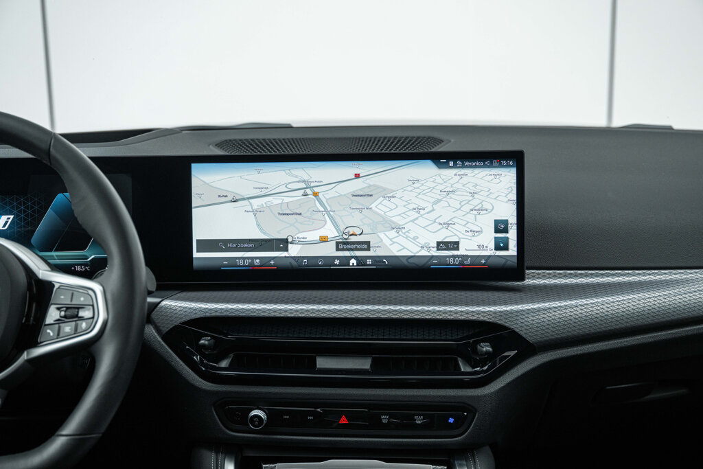 BMW i4 39