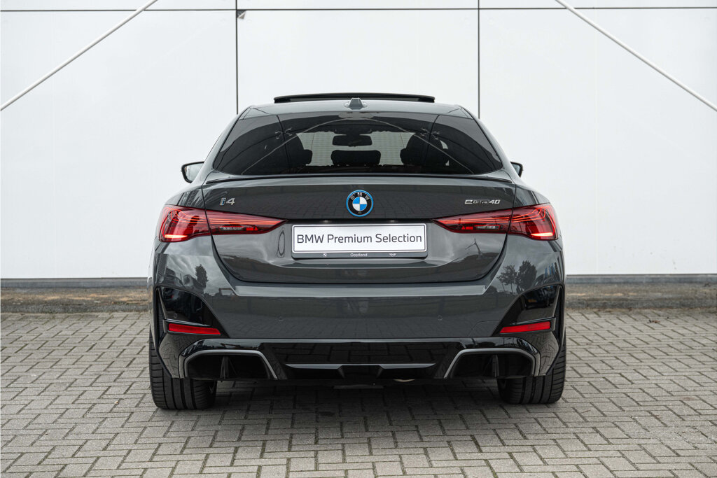 BMW i4 41