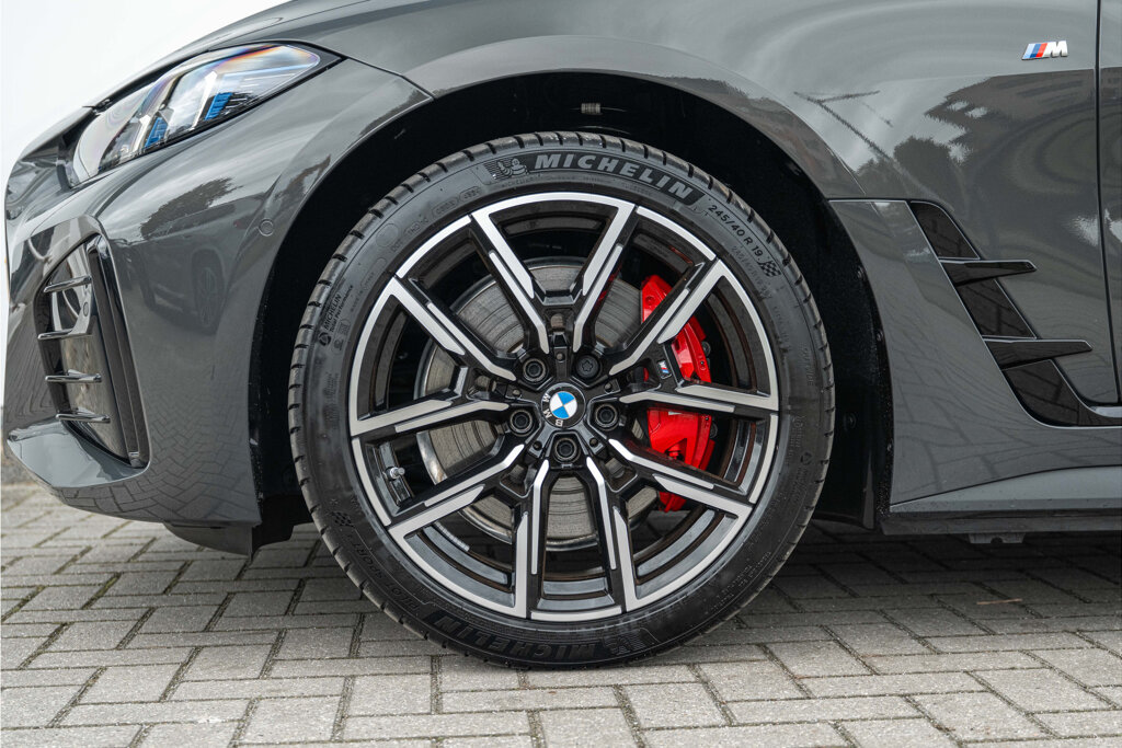 BMW i4 44