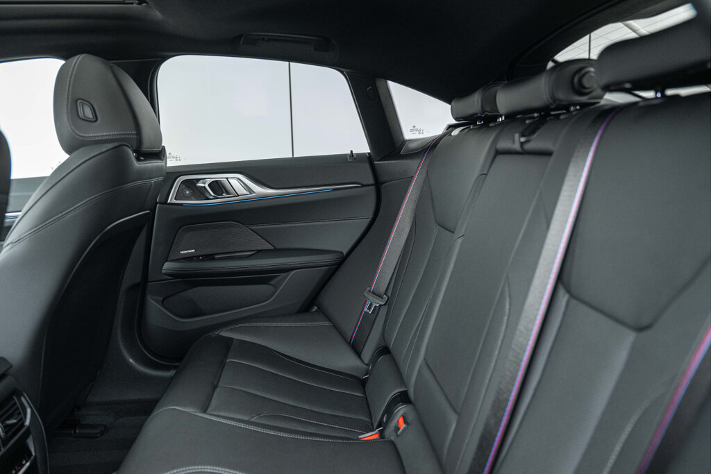 BMW i4 47