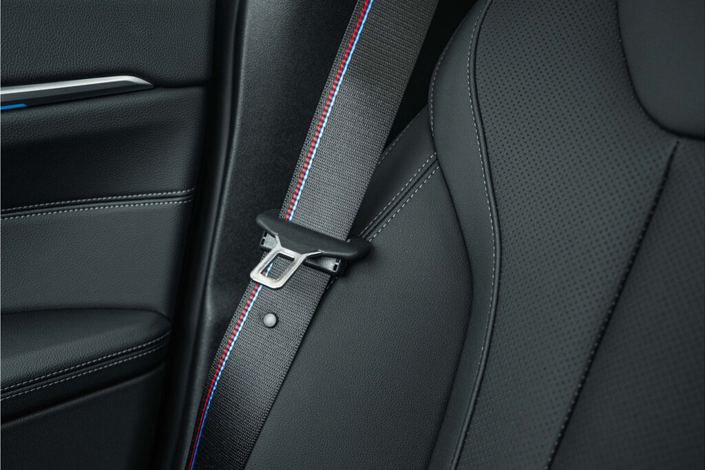 BMW i4 48