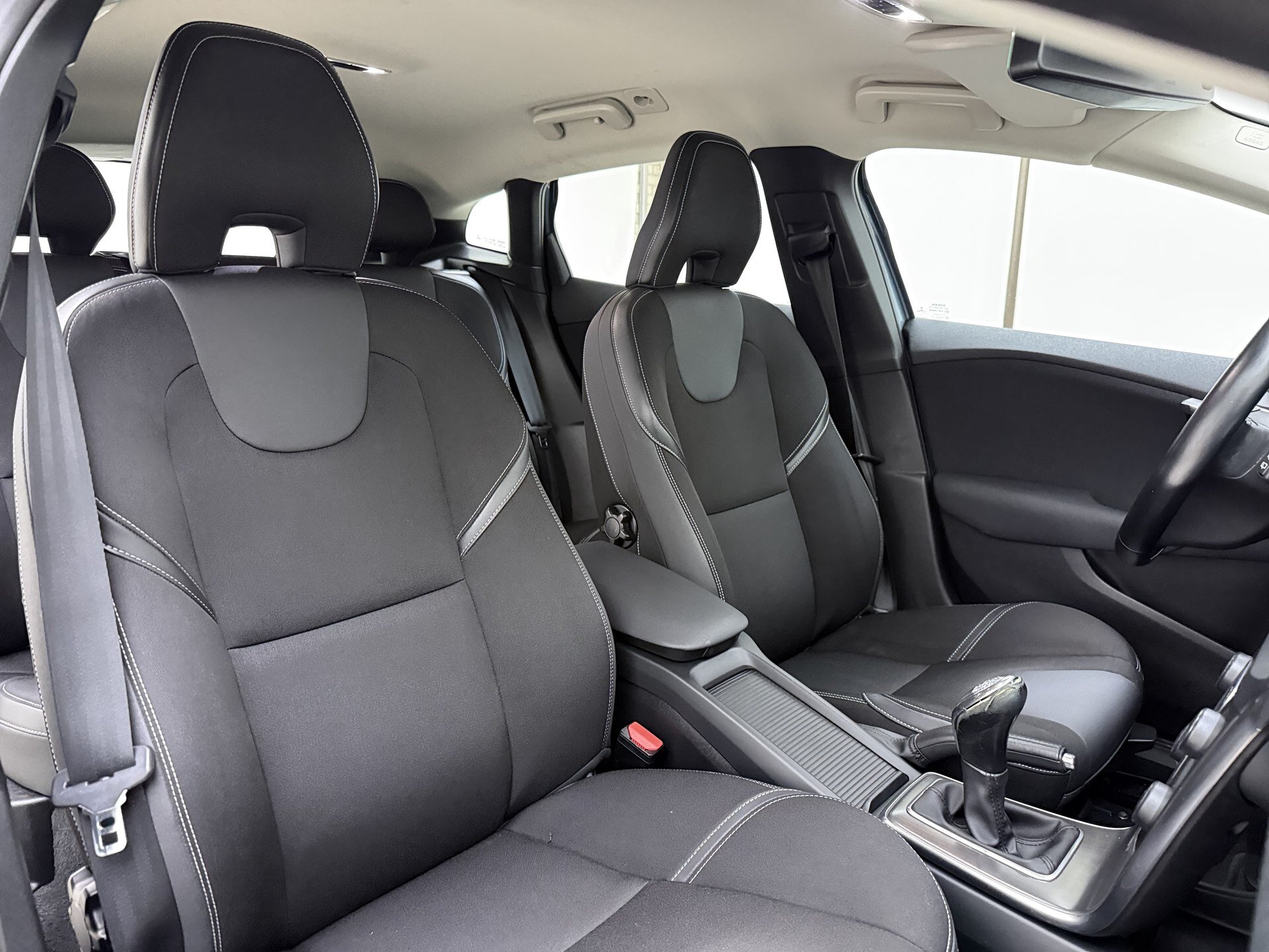 Volvo V40 T3 Momentum - Afbeelding 4
