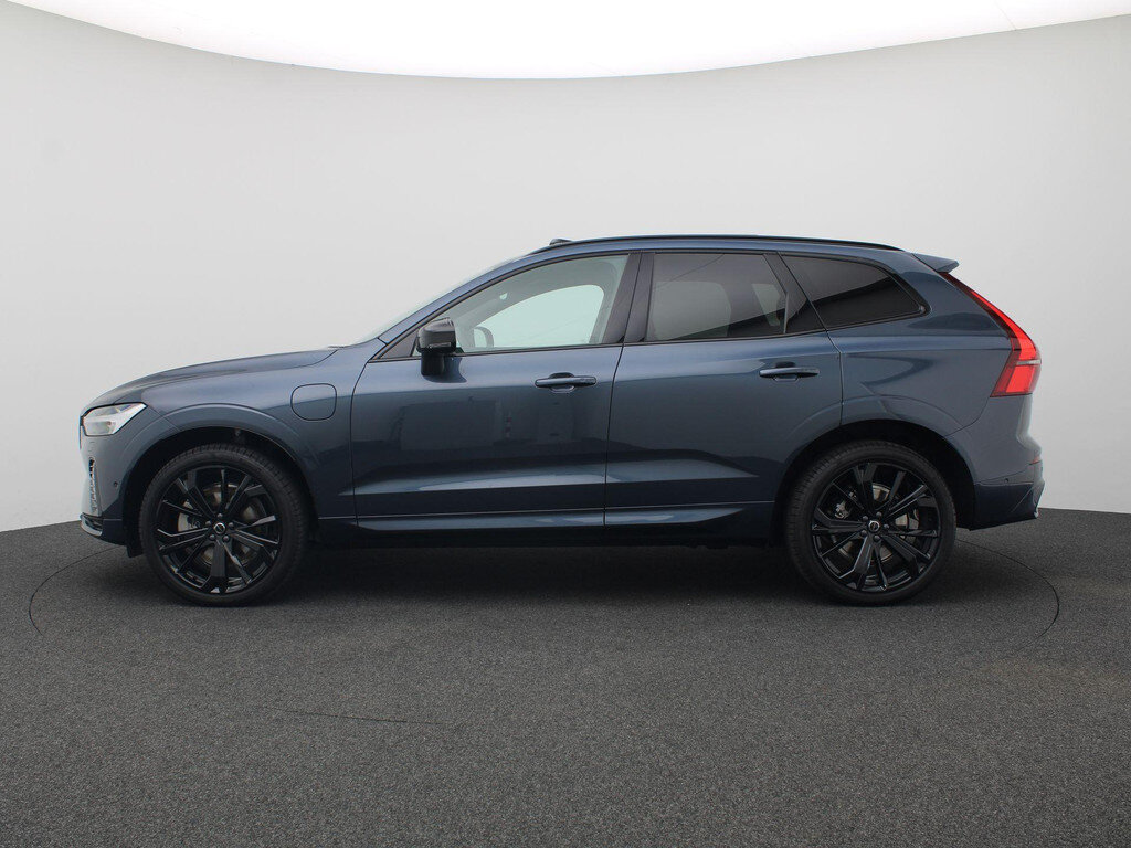 Volvo XC60 2.0 T6 Plug-in hybrid AWD Plus Black Edition 355PK Panoramadak, Trekhaak, 21" LM Velgen, 360gr. Camera, Head-Up Display, Elektr. Achterklep, Keyless, Memorystoel - Obraz 3