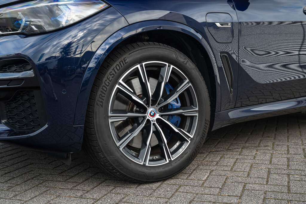 BMW X5 8