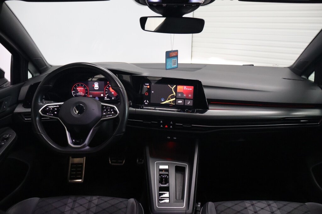 Volkswagen Golf 1.5 eTSI 150pk R-Line DSG | Trekhaak | Winter Pakket | Carplay | ACC | LED - Afbeelding 2