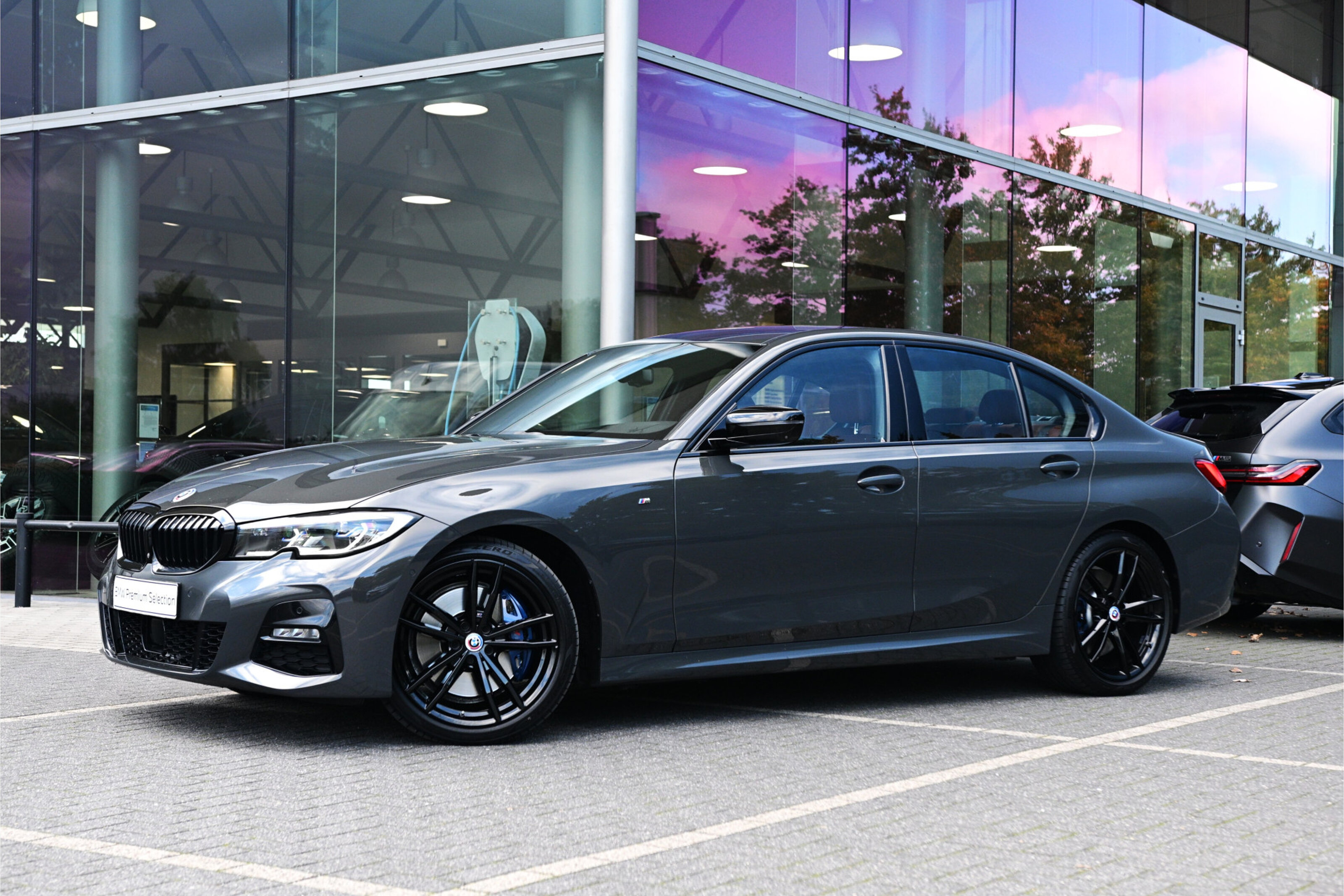 BMW 3 Serie 330i xDrive High Executive M Sport Automaat