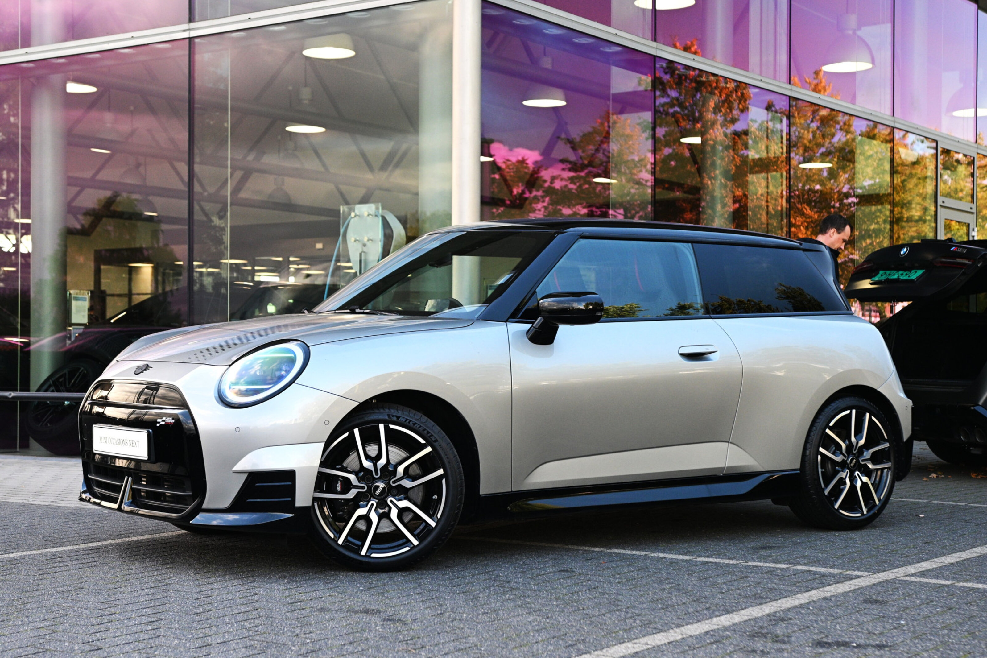 MINI Electric Hatchback Cooper SE / John Cooper Works / Pakket M