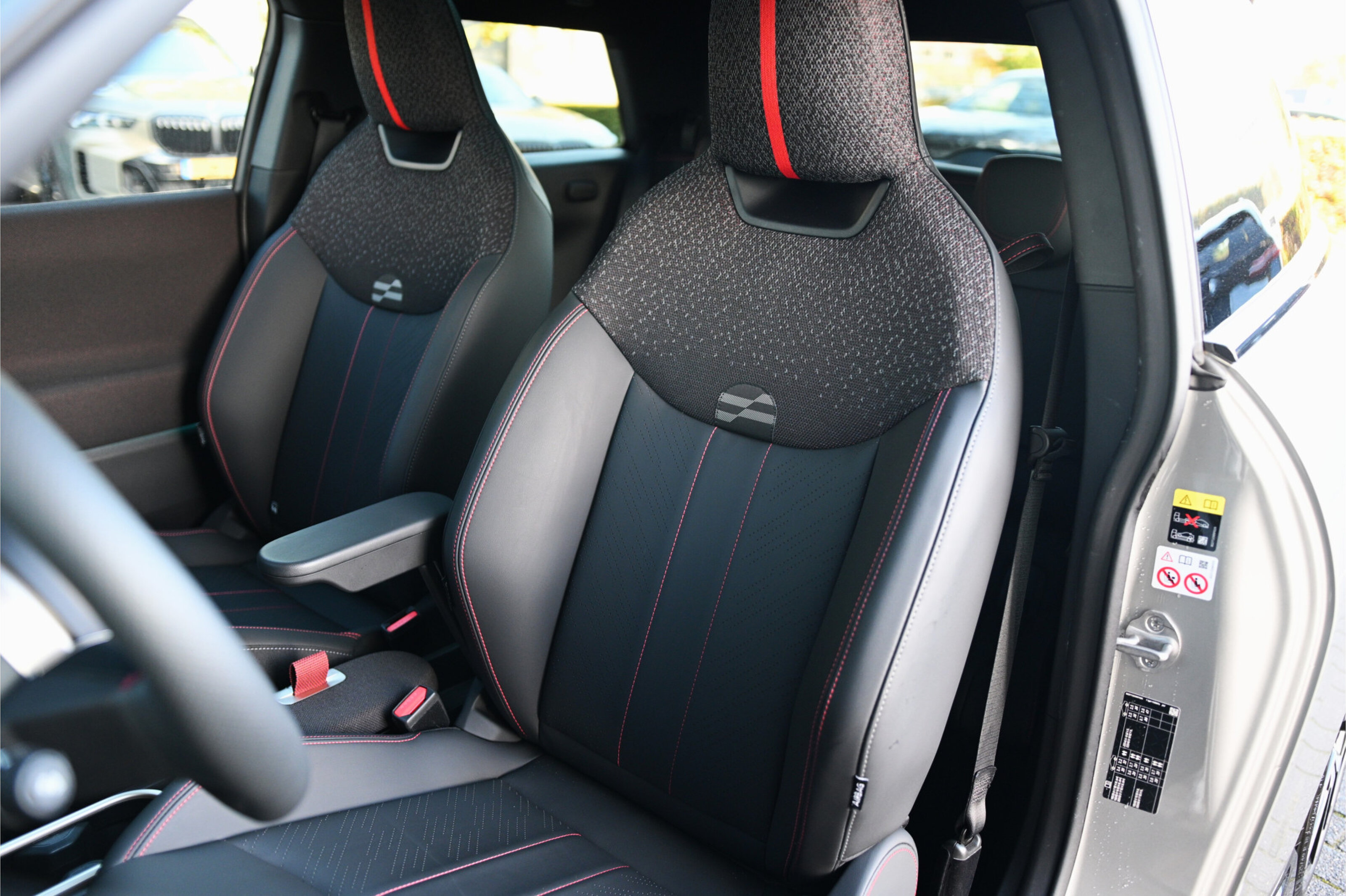 MINI Electric Hatchback Cooper SE / John Cooper Works / Pakket M