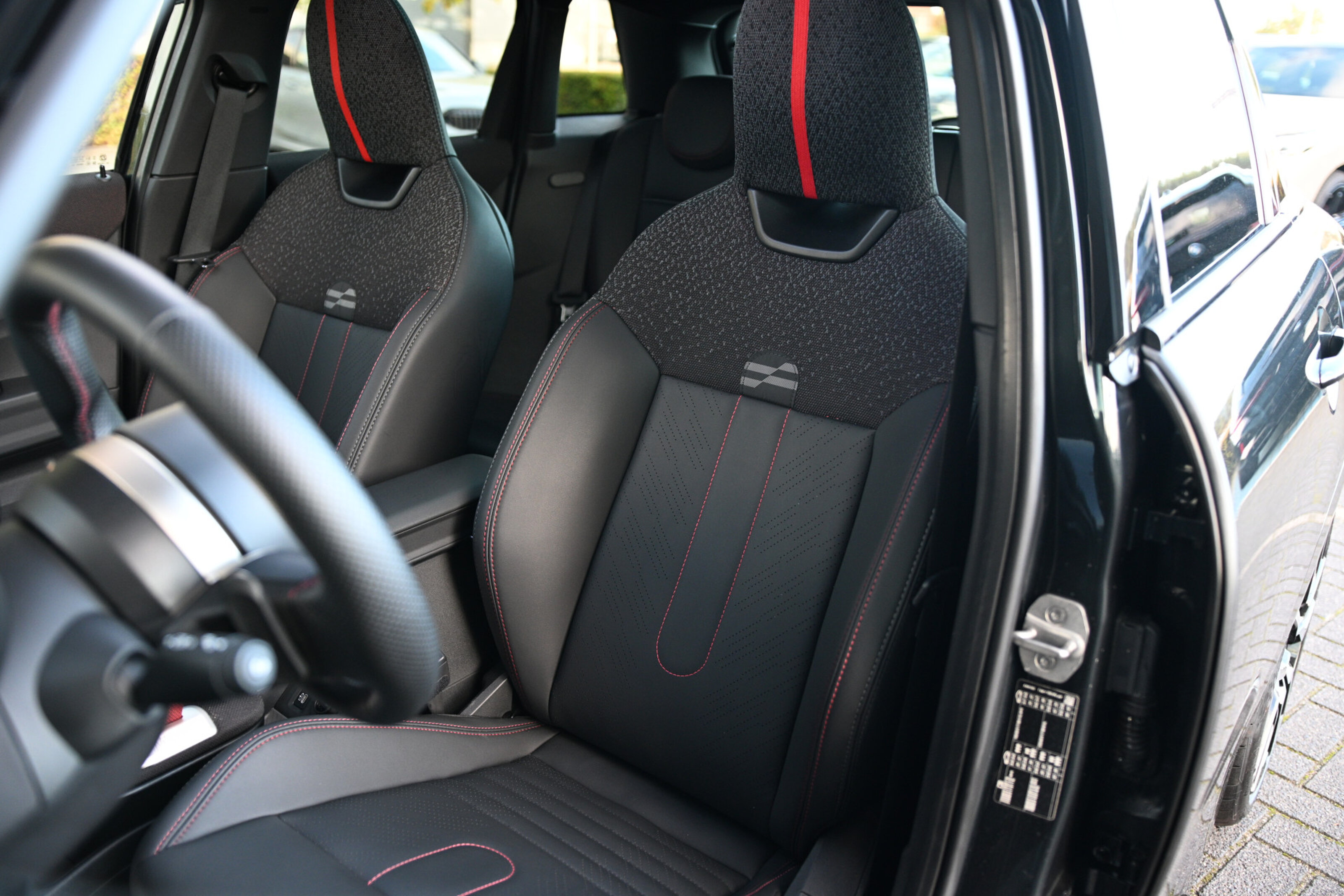 MINI 5-Deurs Hatchback Cooper C Automaat / John Cooper Works / Pakket L