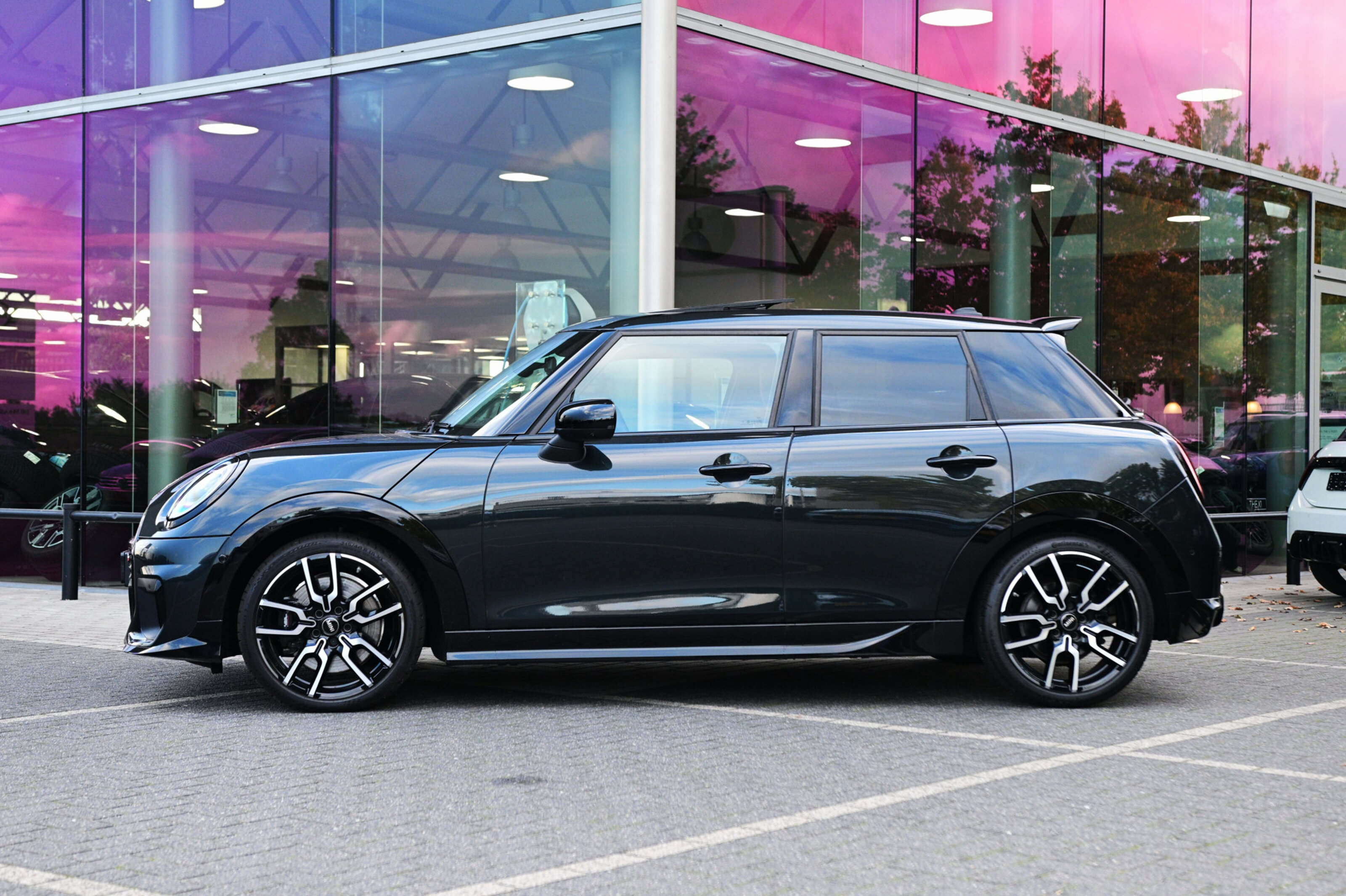 MINI 5-Deurs Hatchback Cooper C Automaat / John Cooper Works / Pakket L