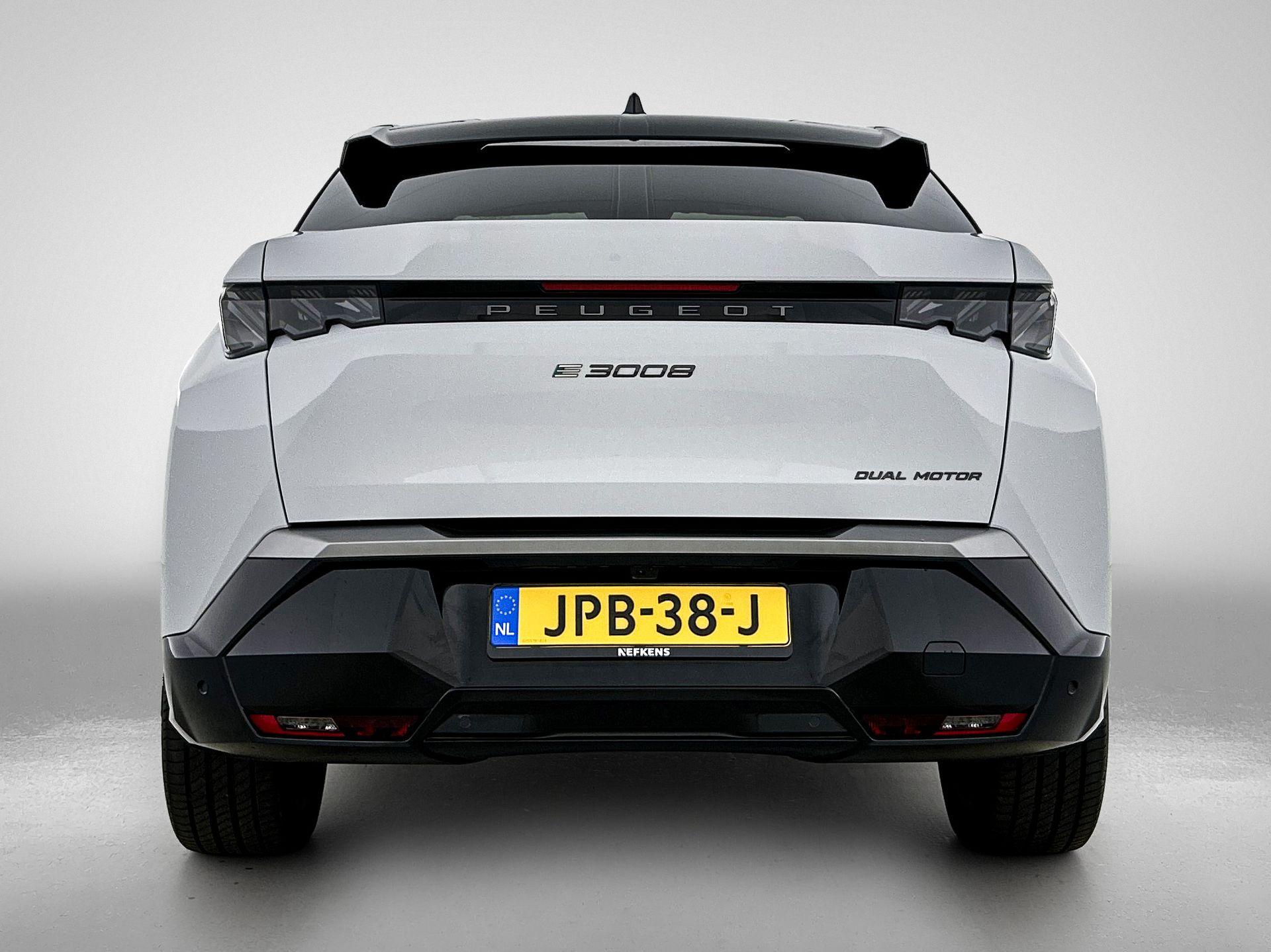 Peugeot e-3008