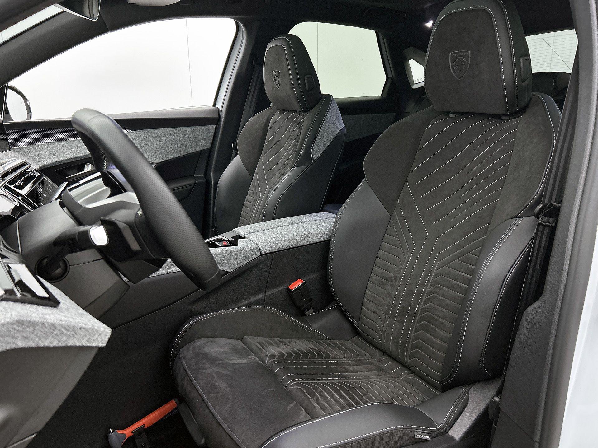 Peugeot e-3008