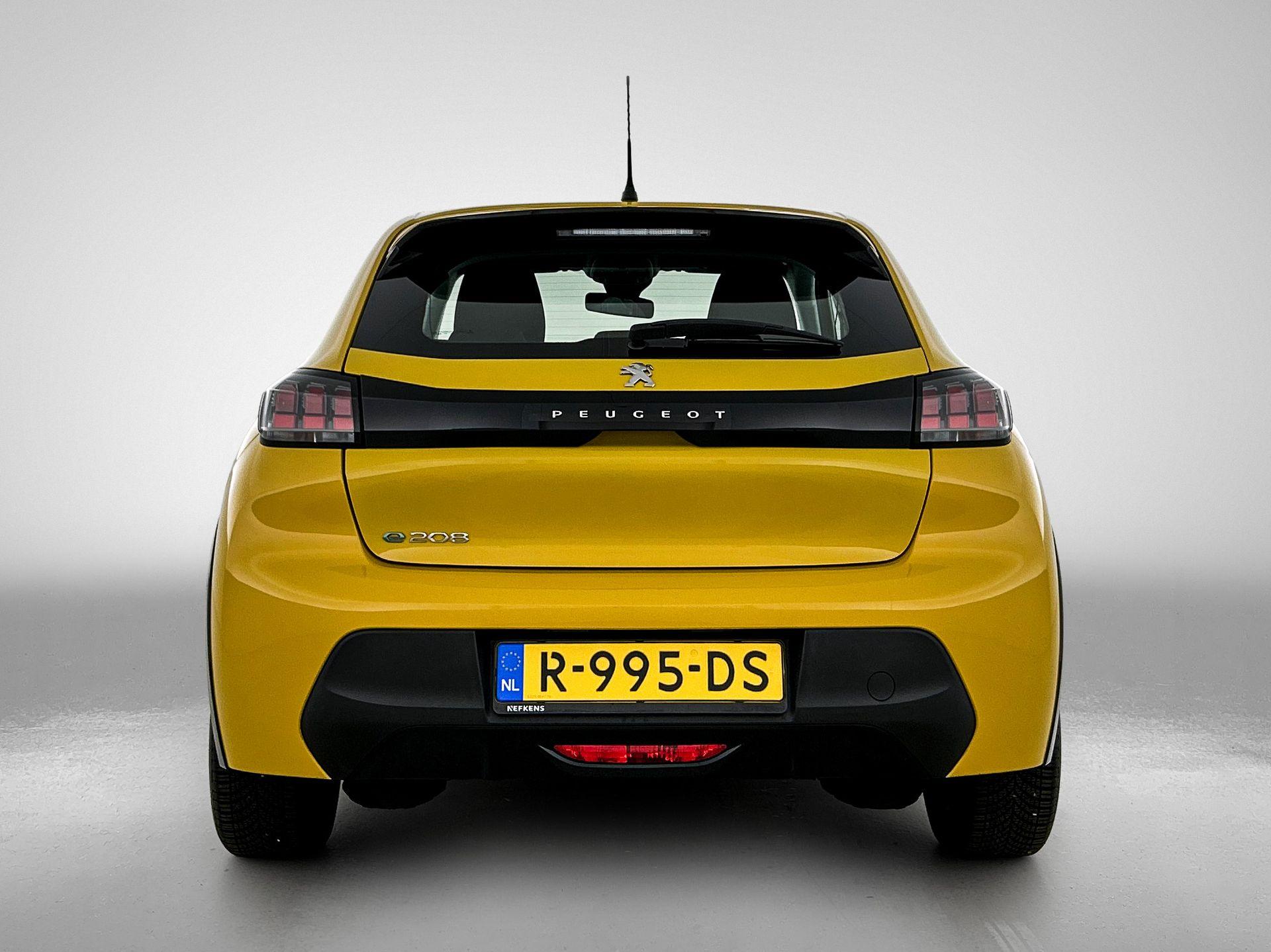 Peugeot e-208