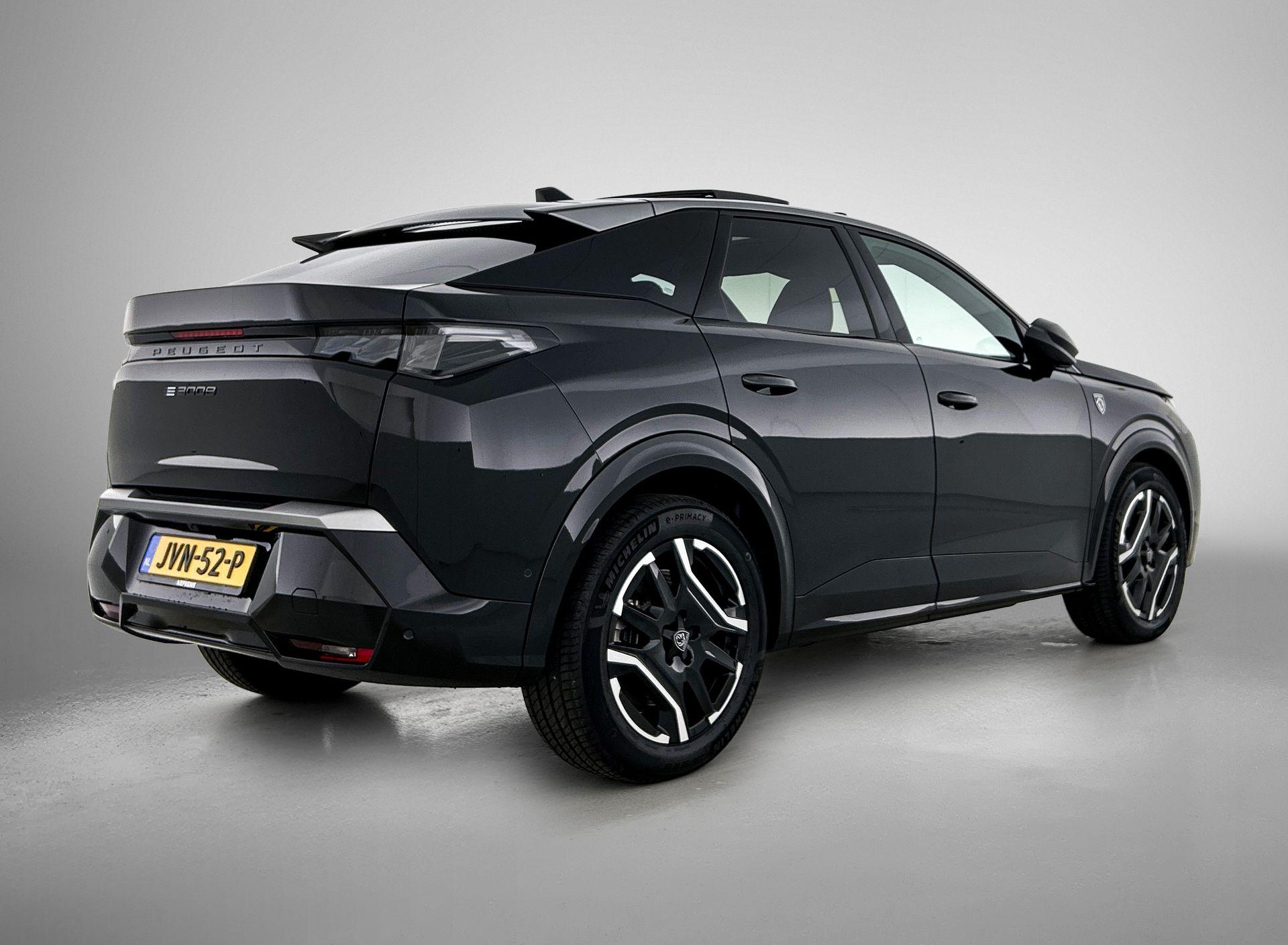 Peugeot e-3008