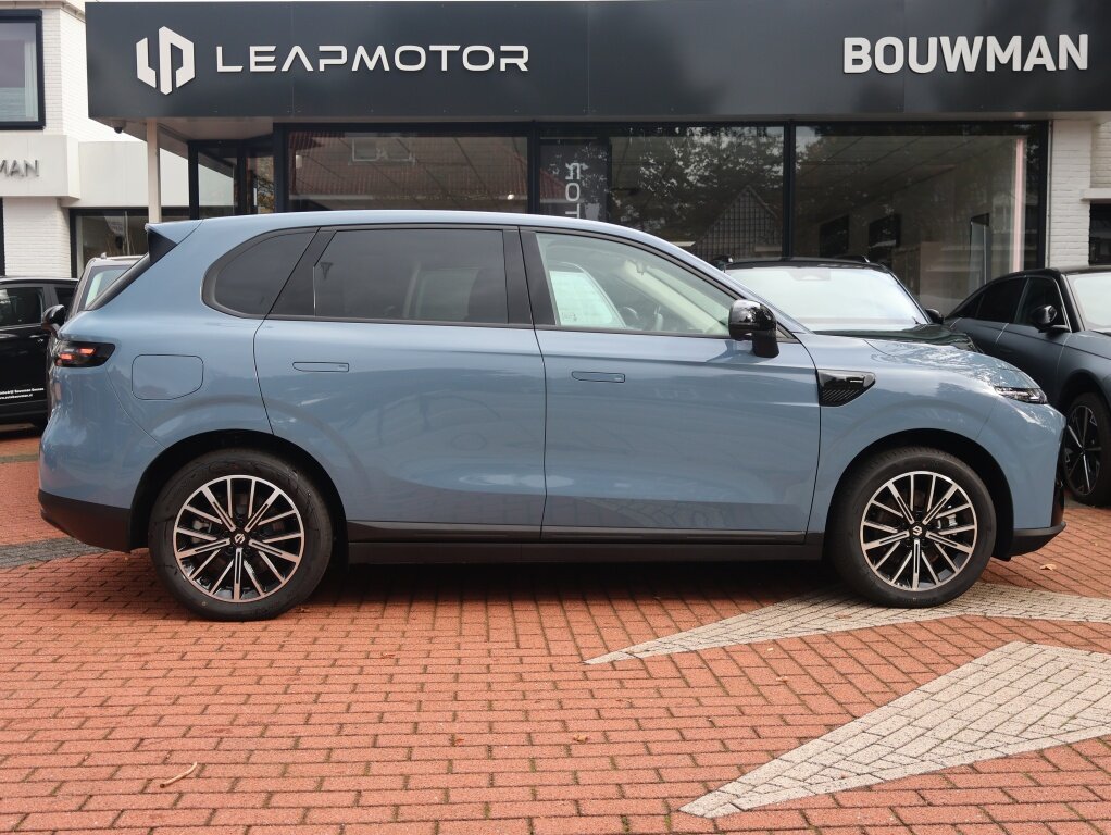 Leapmotor B10 EV ProMax 67,1 kWh 218PK Design NIEUW, Rijklaarprijs | Panoramadak | Adaptieve Cruise Control | Navigatie | 360 Camera - Afbeelding 3