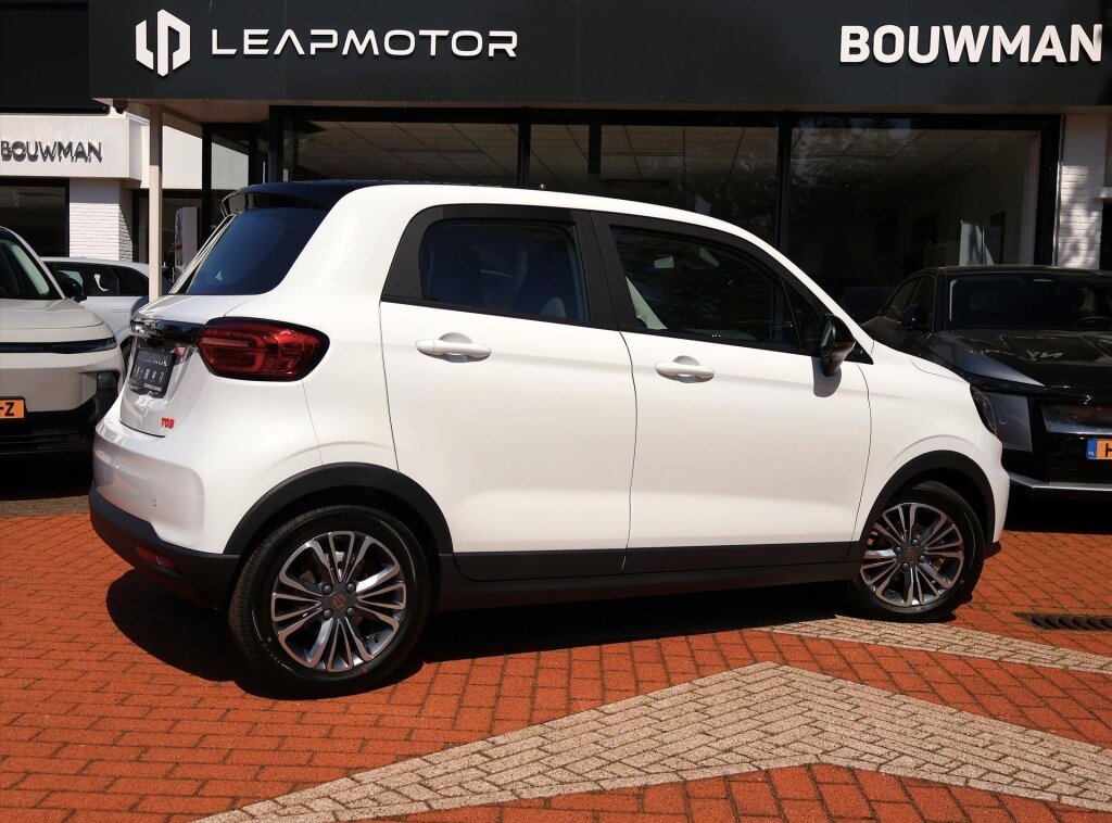 Leapmotor T03 EV 37,3kWh 95PK 5drs. Design NIEUW, Rijklaarprijs | Navigatie | Panoramadak | Camera - Afbeelding 4
