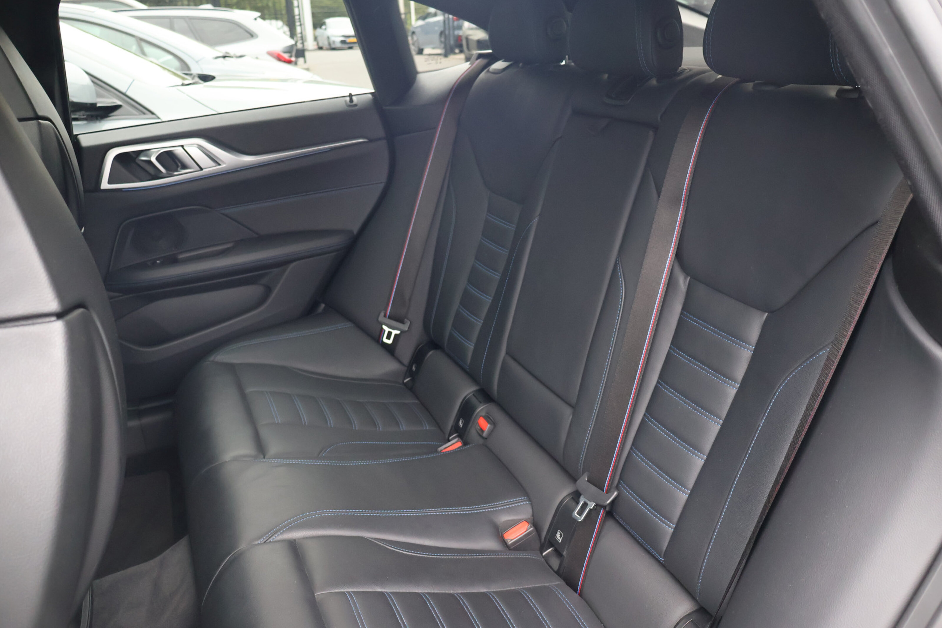 BMW i4 6