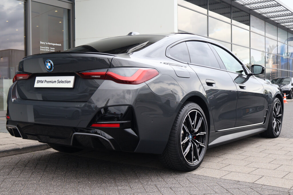 BMW i4 7